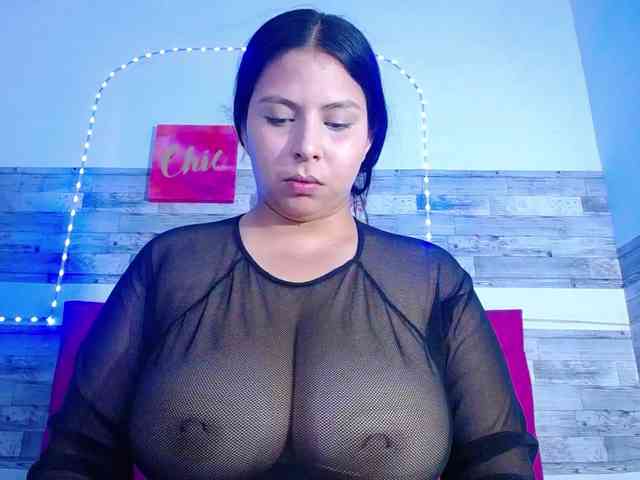 Natural-boobs webcam