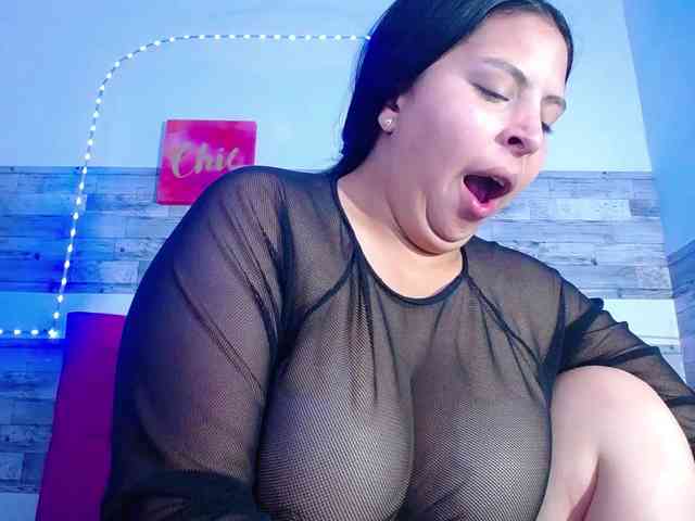 Natural-boobs webcam