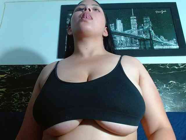 Natural-boobs webcam