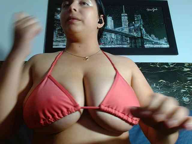 Natural-boobs webcam