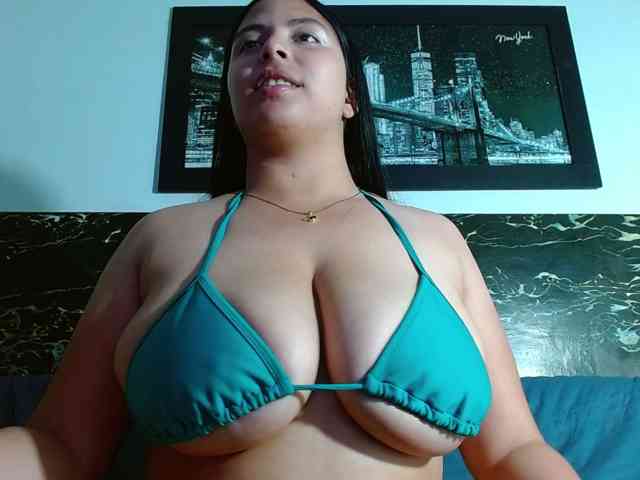 Natural-boobs webcam