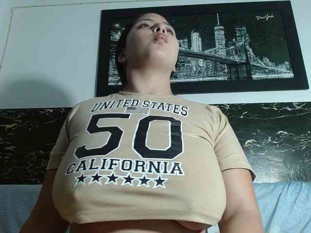 Natural-boobs webcam