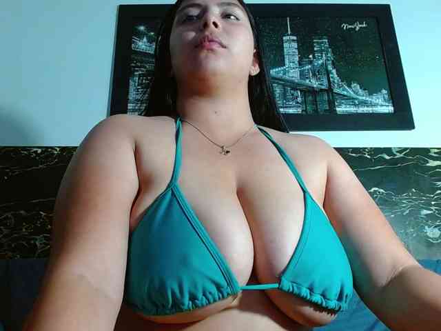 Natural-boobs webcam