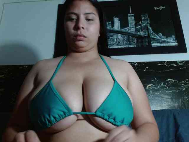 Natural-boobs webcam