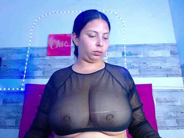 Natural-boobs webcam
