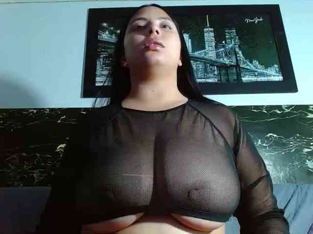 Natural-boobs webcam