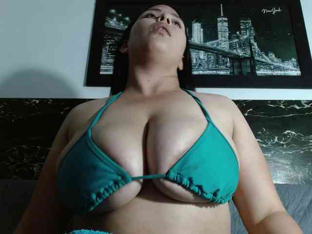 Natural-boobs webcam