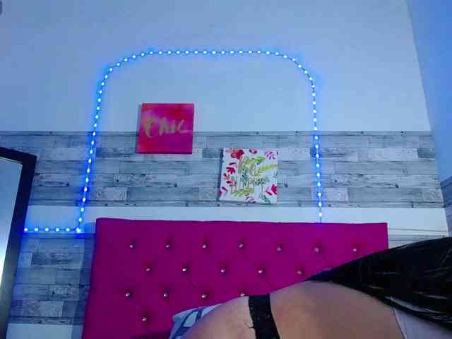 Natural-boobs webcam