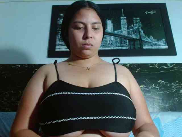 Natural-boobs webcam
