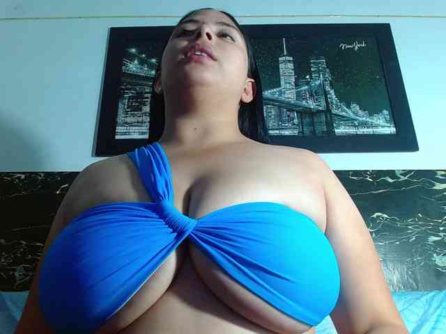 Natural-boobs webcam