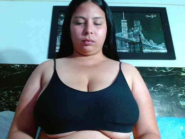 Natural-boobs webcam