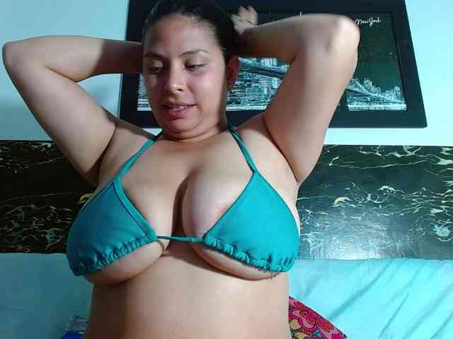 Natural-boobs webcam