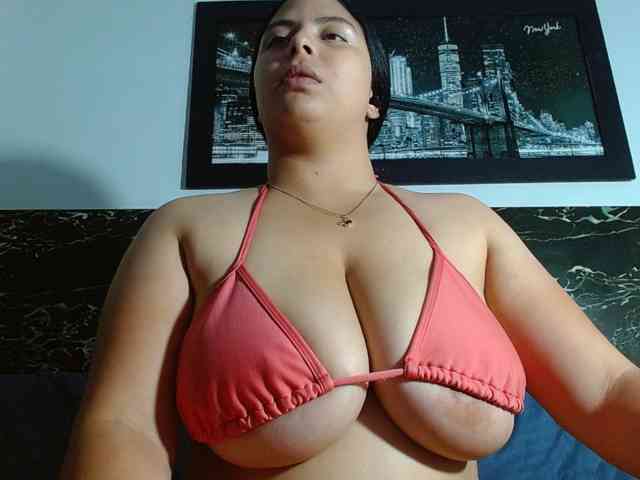 Natural-boobs webcam