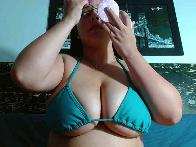 Natural-boobs webcam