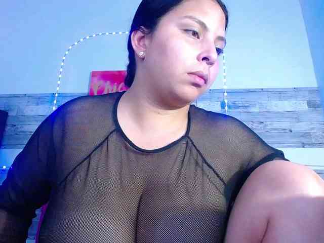 Natural-boobs webcam