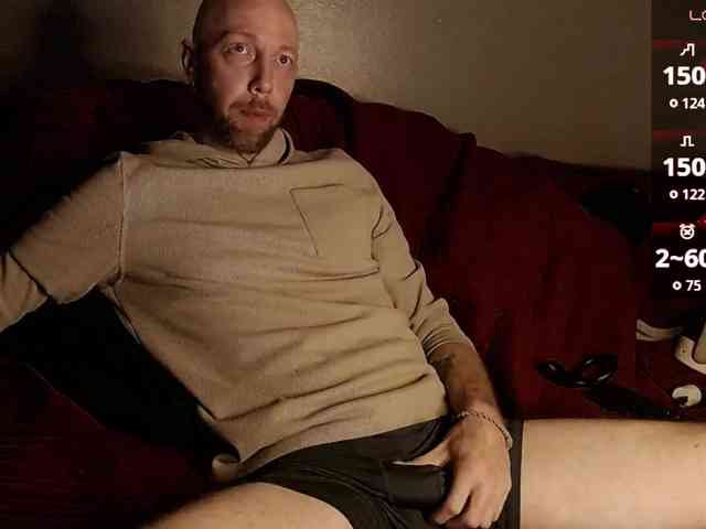 BigEnergy82 Live Webcam on BongaCams