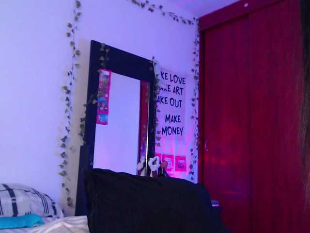 littlekayla live cam on BongaCams