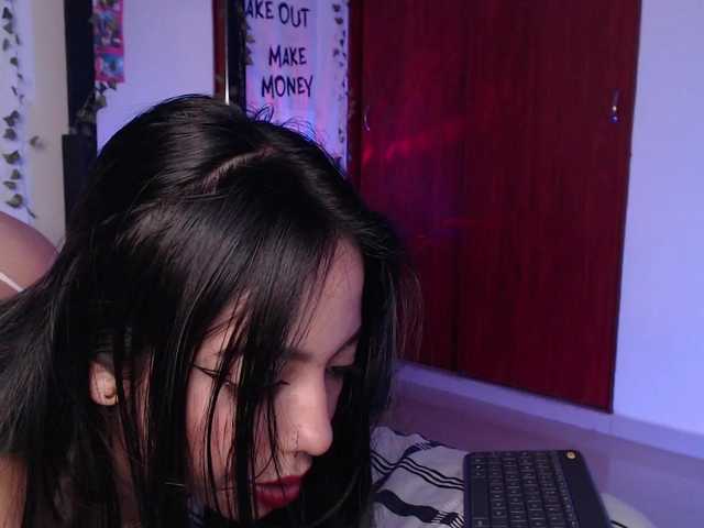 littlekayla live cam on BongaCams