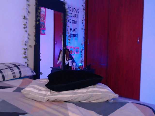 littlekayla live cam on BongaCams