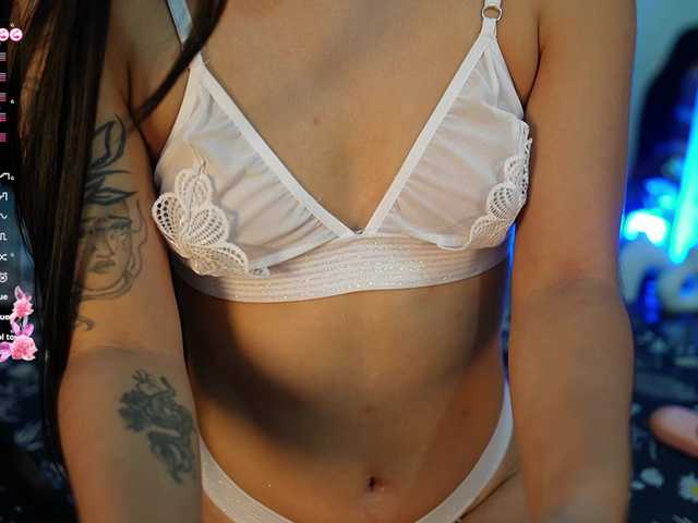 littlekayla live cam on BongaCams