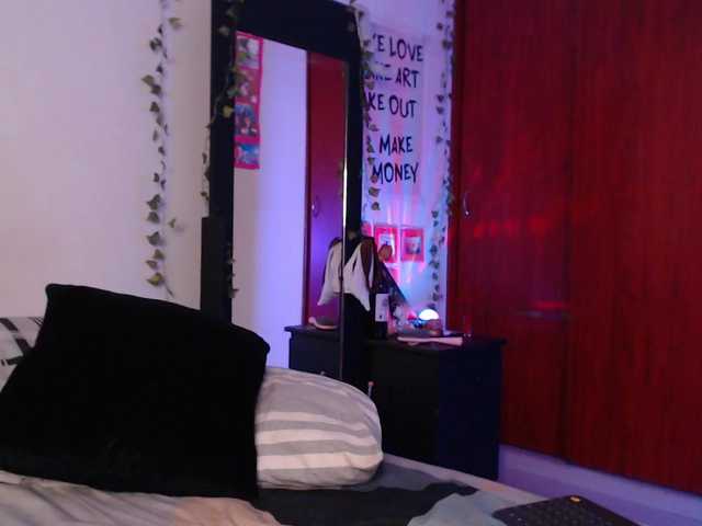 littlekayla live cam on BongaCams