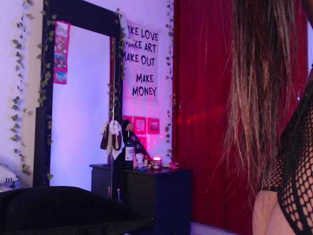 littlekayla live cam on BongaCams