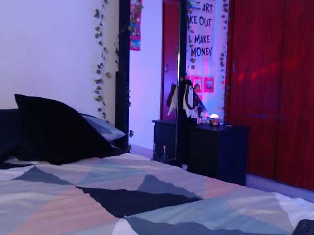 littlekayla live cam on BongaCams