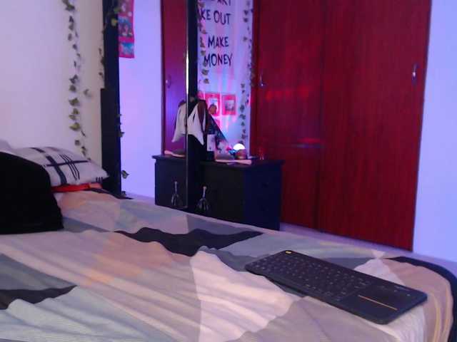 littlekayla live cam on BongaCams