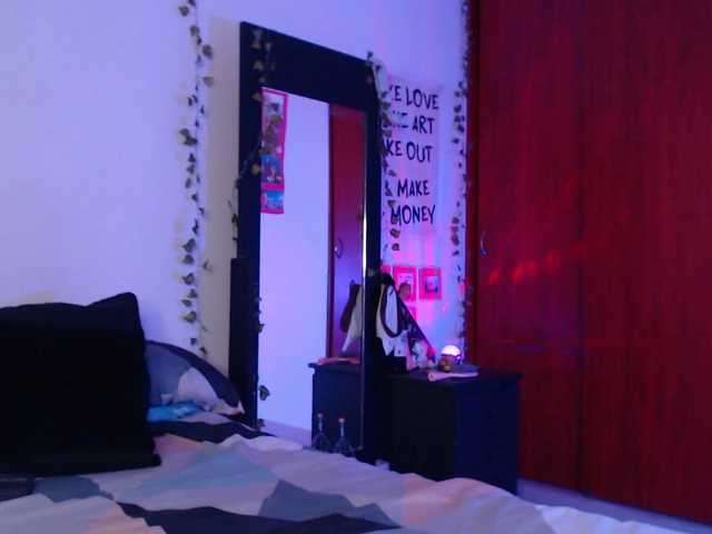 littlekayla live cam on BongaCams