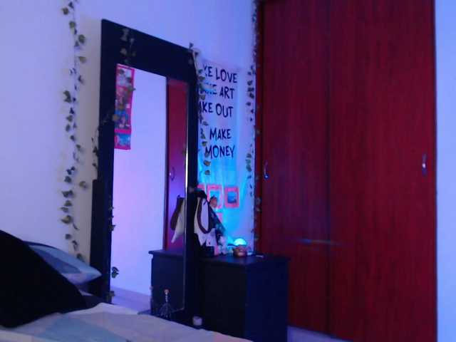 littlekayla live cam on BongaCams