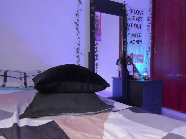 littlekayla live cam on BongaCams