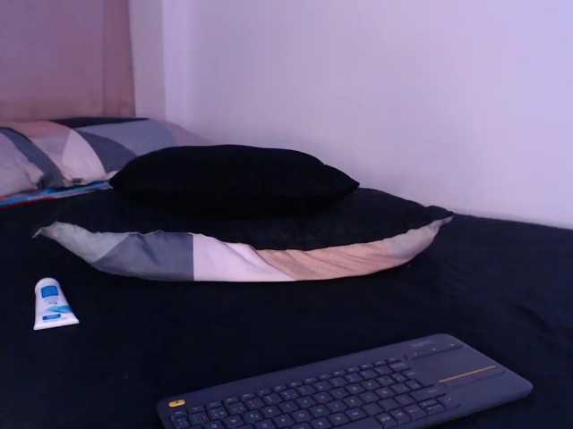 littlekayla live cam on BongaCams