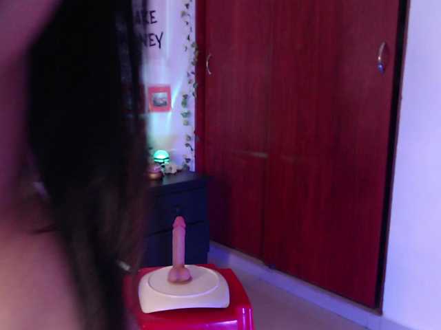 littlekayla live cam on BongaCams