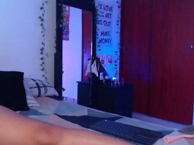 littlekayla live cam on BongaCams