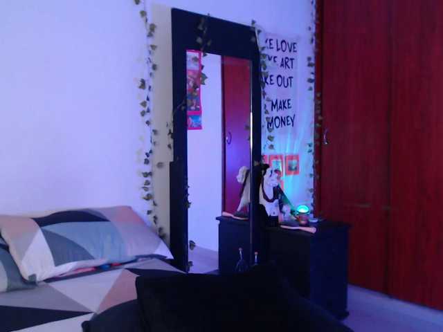 littlekayla live cam on BongaCams