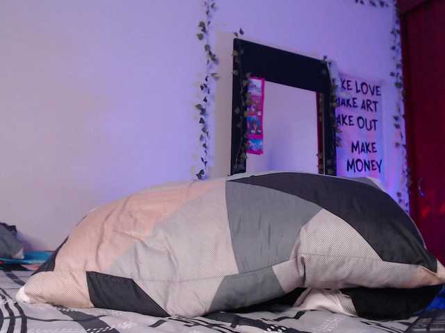 littlekayla live cam on BongaCams
