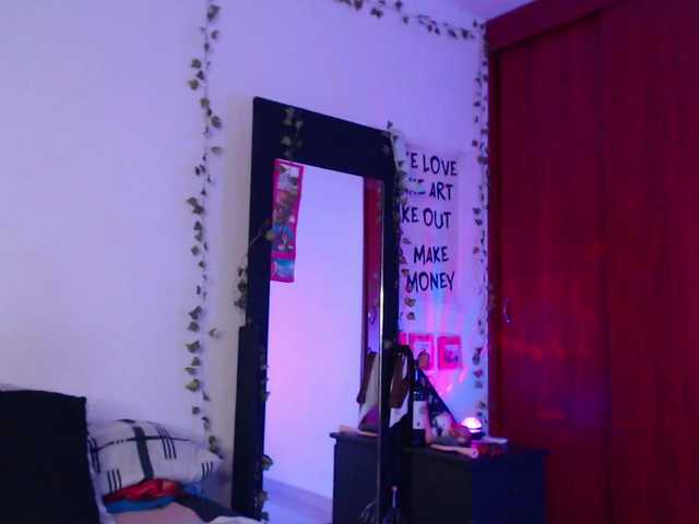 littlekayla live cam on BongaCams