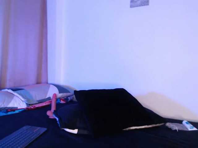 littlekayla live cam on BongaCams