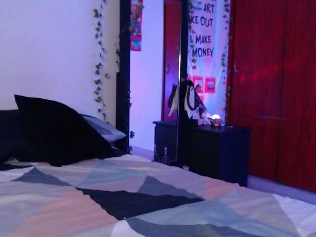 littlekayla live cam on BongaCams