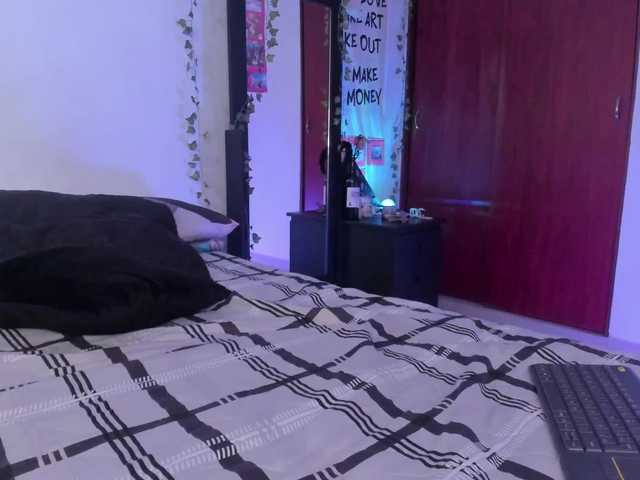 littlekayla live cam on BongaCams