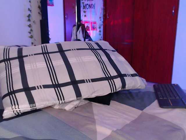 littlekayla live cam on BongaCams