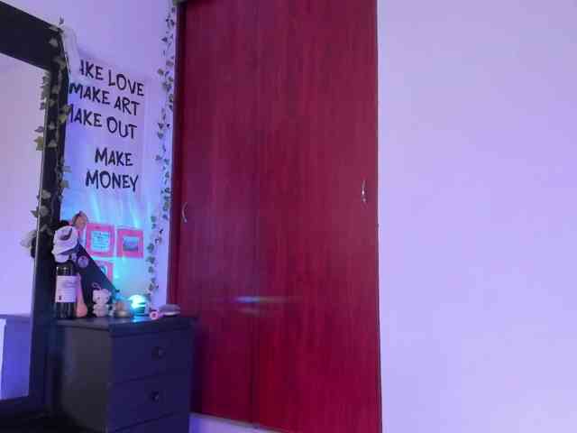 Модель: littlekayla