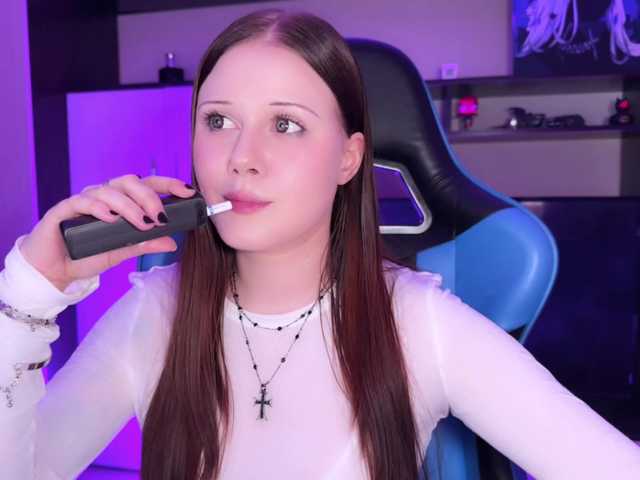 le modèle jasminevine est en webcam porno dans un show sur le site bongacams, il possède les tags suivants: White/Caucasian,Redhead,Shaved