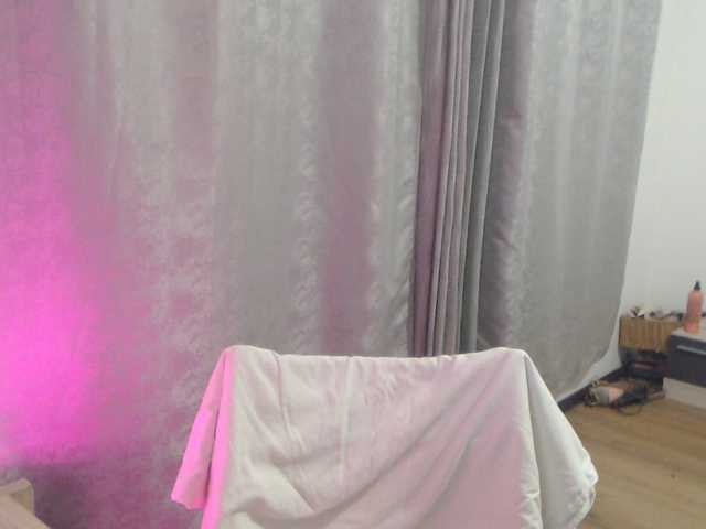 Kiss4foryou live cam on BongaCams