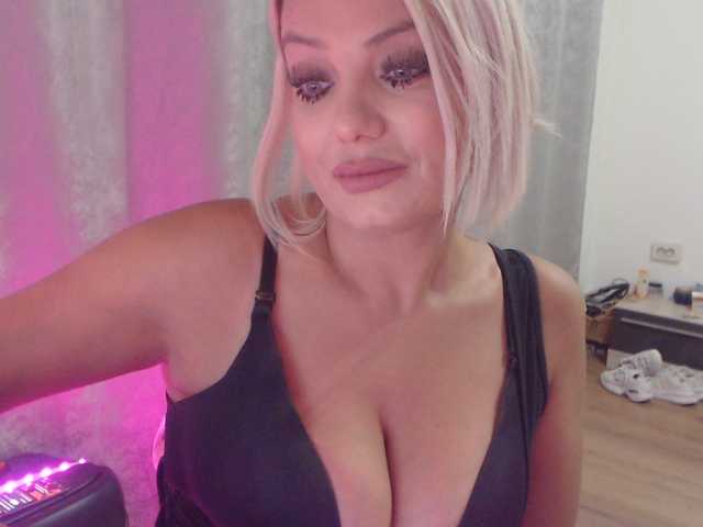Kiss4foryou live cam on BongaCams