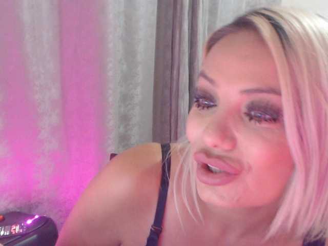 Kiss4foryou live cam on BongaCams