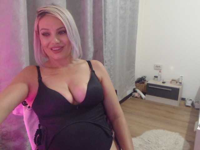 Kiss4foryou live cam on BongaCams