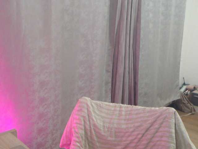 Kiss4foryou live cam on BongaCams