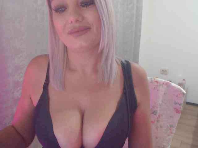 Kiss4foryou webcam