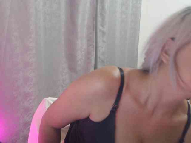 Kiss4foryou webcam